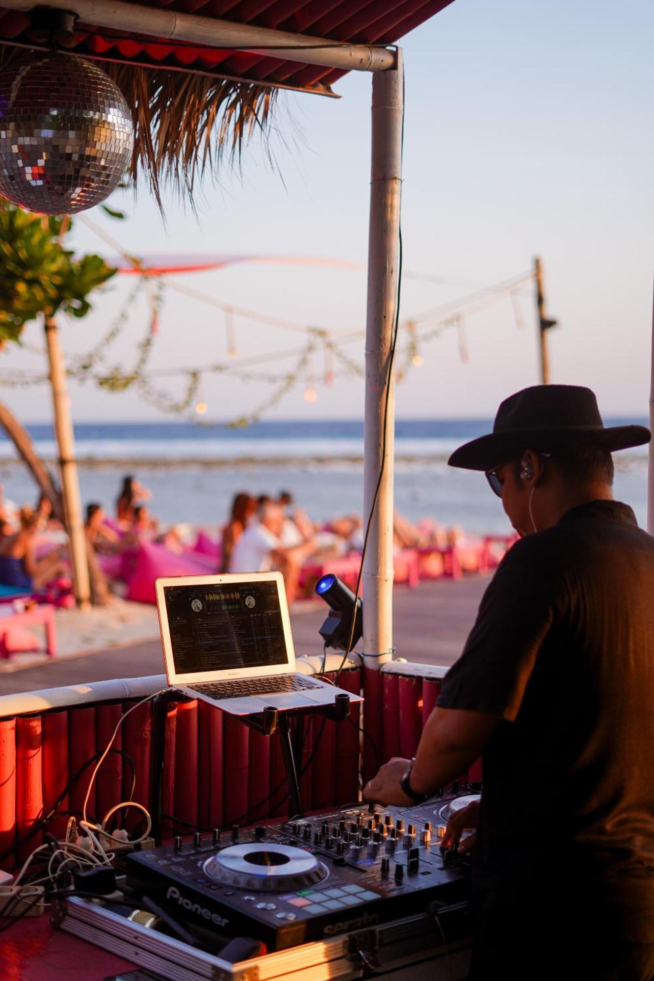 Pinkcoco Gili Trawangan - Constant Surprises - For Cool Adults Only Ξενοδοχείο Εξωτερικό φωτογραφία